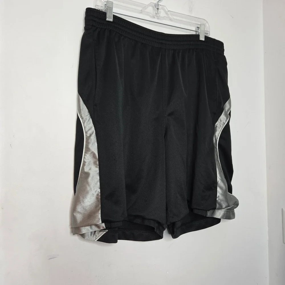 Nike Basketball Shorts Mens XL Black Silver Mesh Athletic Performance Pockets